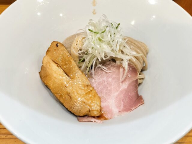 【一宮グルメ】麦の道すぐれの全粒粉つけ麺が絶品！味玉のせ濃厚つけ麺と鶏泡白湯らーめんを実食レポート