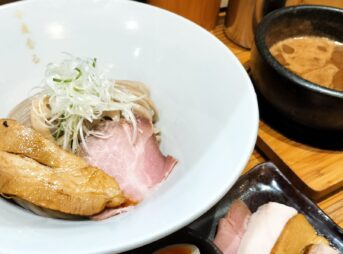 【一宮グルメ】麦の道すぐれの全粒粉つけ麺が絶品！味玉のせ濃厚つけ麺と鶏泡白湯らーめんを実食レポート