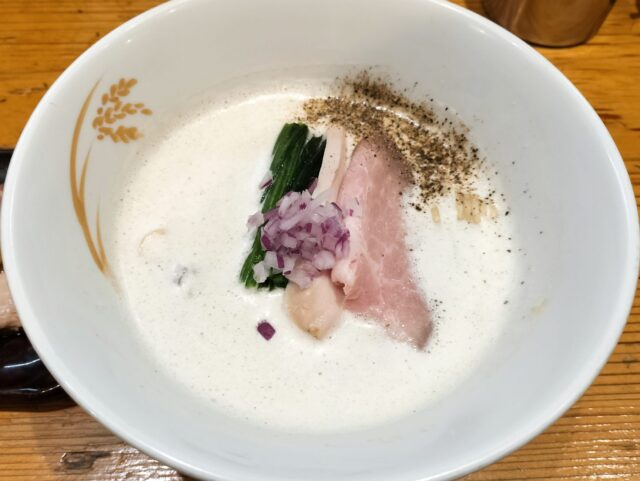 【一宮グルメ】麦の道すぐれの全粒粉つけ麺が絶品！味玉のせ濃厚つけ麺と鶏泡白湯らーめんを実食レポート