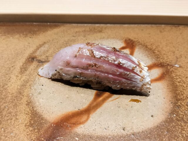 【鮨 銀座おのでら 名古屋】ミシュラン2つ星の江戸前寿司を体験|「おまかせ握り14種」レビュー