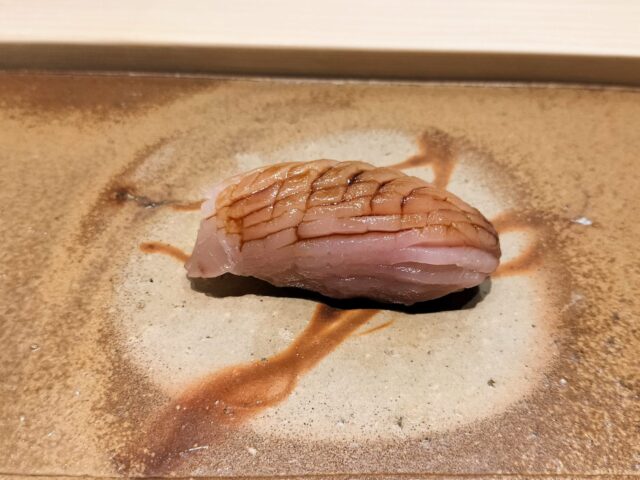 【鮨 銀座おのでら 名古屋】ミシュラン2つ星の江戸前寿司を体験|「おまかせ握り14種」レビュー