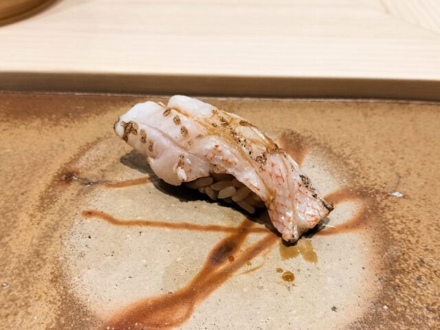 【鮨 銀座おのでら 名古屋】ミシュラン2つ星の江戸前寿司を体験|「おまかせ握り14種」レビュー