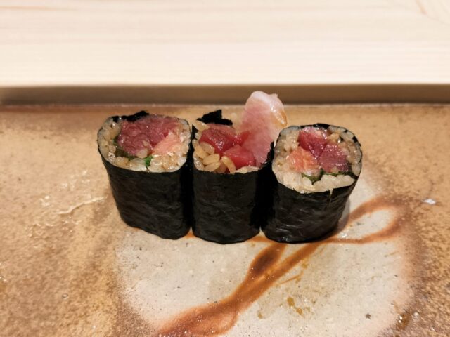 【鮨 銀座おのでら 名古屋】ミシュラン2つ星の江戸前寿司を体験|「おまかせ握り14種」レビュー